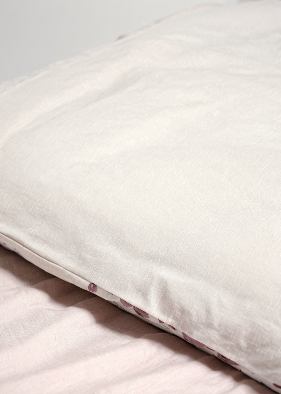 Różowy, dwustronny zestaw kołder z motywem kwiatowym - obrazek 3