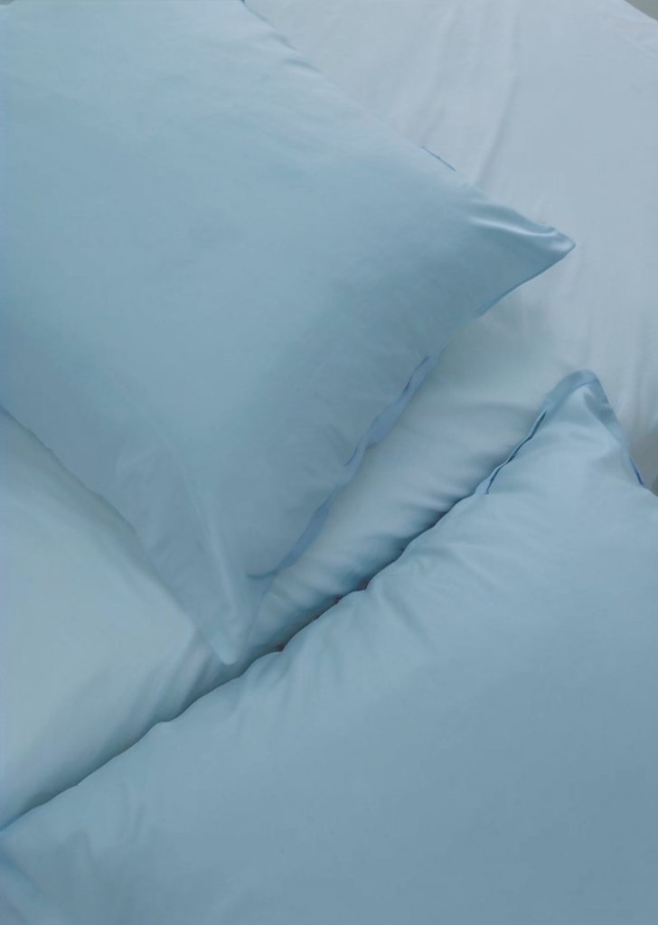 Niebieski zestaw super miąkkiego prześcieradła i poszewki na poduszką - obrazek 2