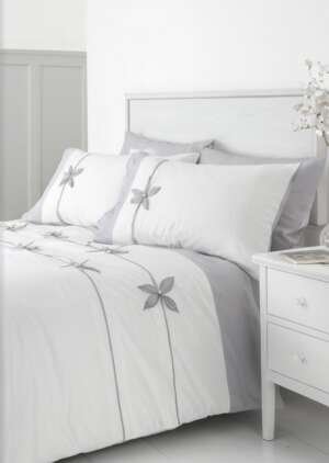 Komplet poszewek na kołdrą w kolorze białym