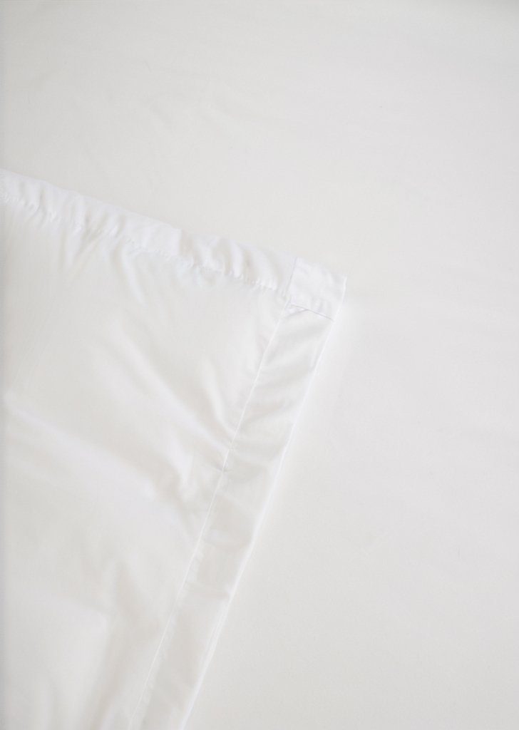 Białe płaskie prześcieradło - obrazek 2