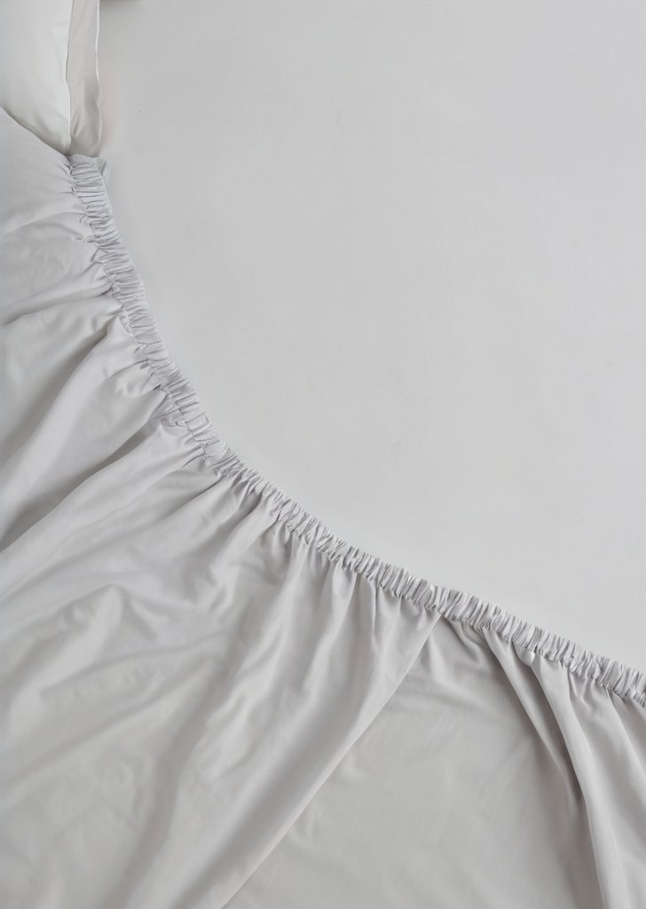 Szare, bawełniane, głąboko dopasowane prześcieradło (180 nitek) - obrazek 2