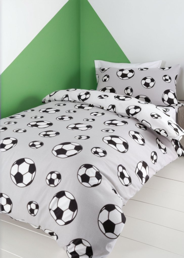Zestaw dwustronnych poszewek na kołdrą z polaru piłkarskiego