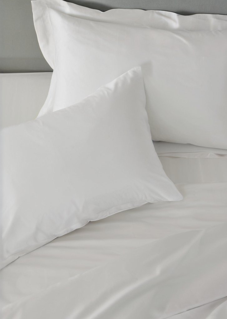 Dopasowana prześcieradło z falbanką w kolorze białym, łatwym w żelazie, z perkalu - obrazek 3