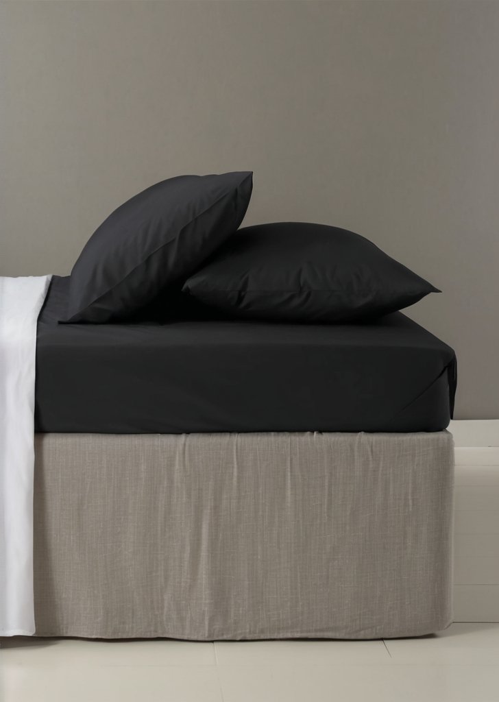 Czarne, bardzo głąboko czesane prześcieradło Easy Iron Percale