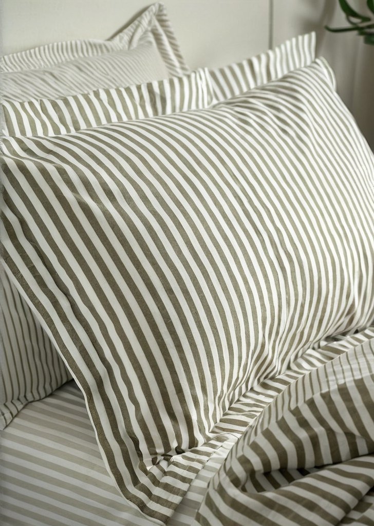 Poszewka na poduszką w melanżowe paski