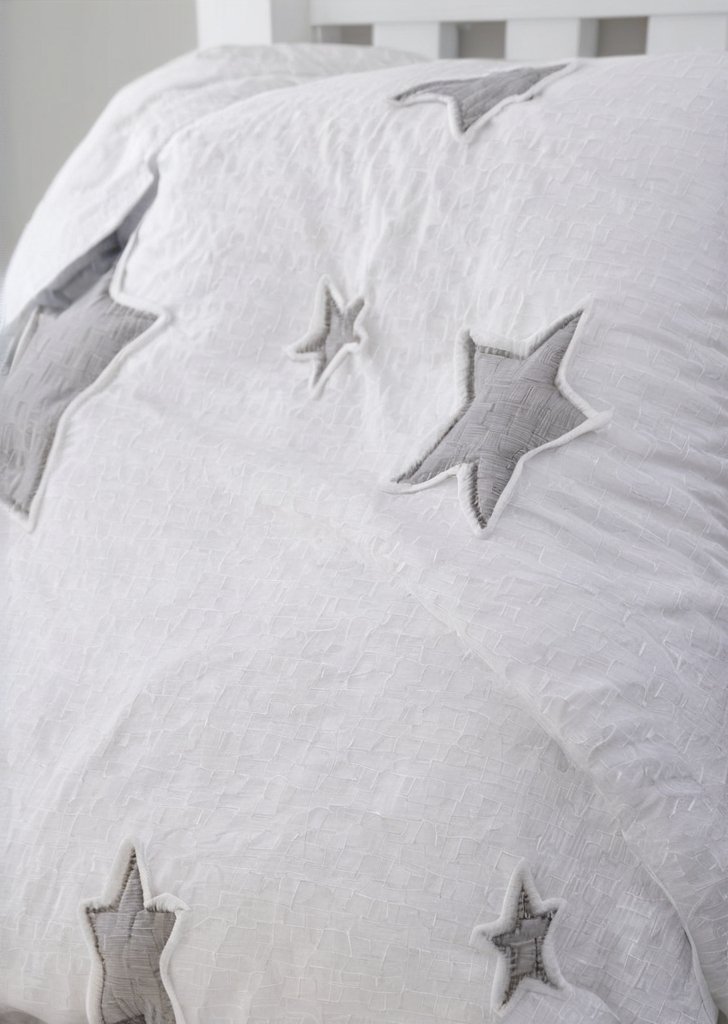 Szary komplet pościeli z polaru w gwiazdki - obrazek 2