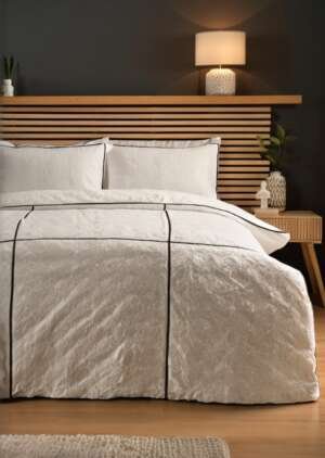 Kremowy zestaw pikowanej kołdry Borg w kratką