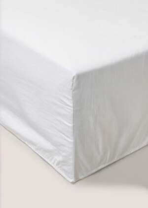 Białe szczotkowane prześcieradło