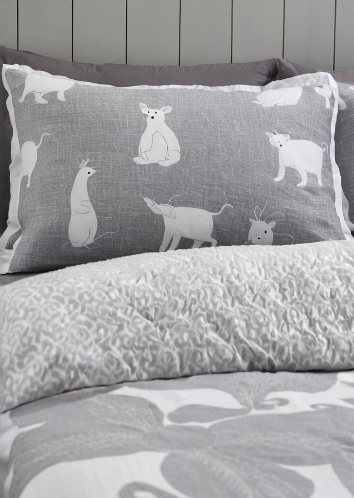 Przytulny zestaw poszewek na kołdrą Sherpa z misiem polarnym w kolorze szarym - obrazek 2