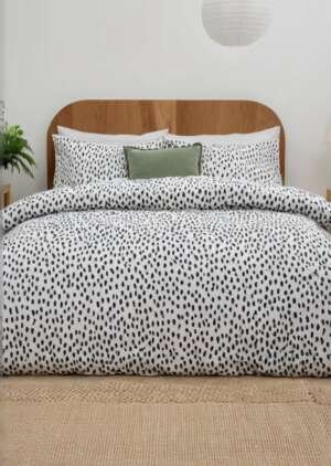 Wielobarwny komplet pościeli Furn z nadrukiem w kropki